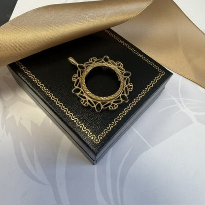 9ct Gold Full Sovereign Orate Mount