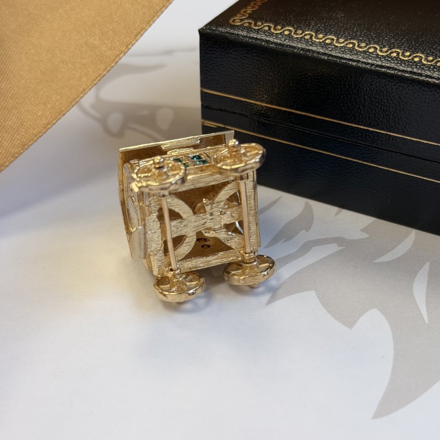 9ct Gold Opening Caravan Pendant