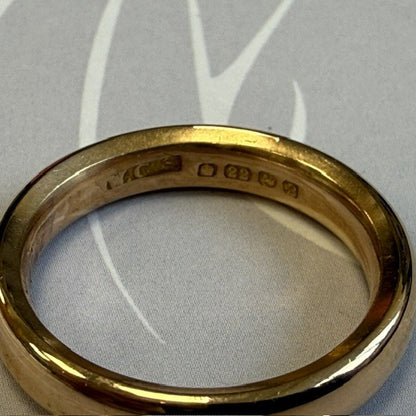 22ct Yellow Gold Wedding Ring 4mm Heavy Court