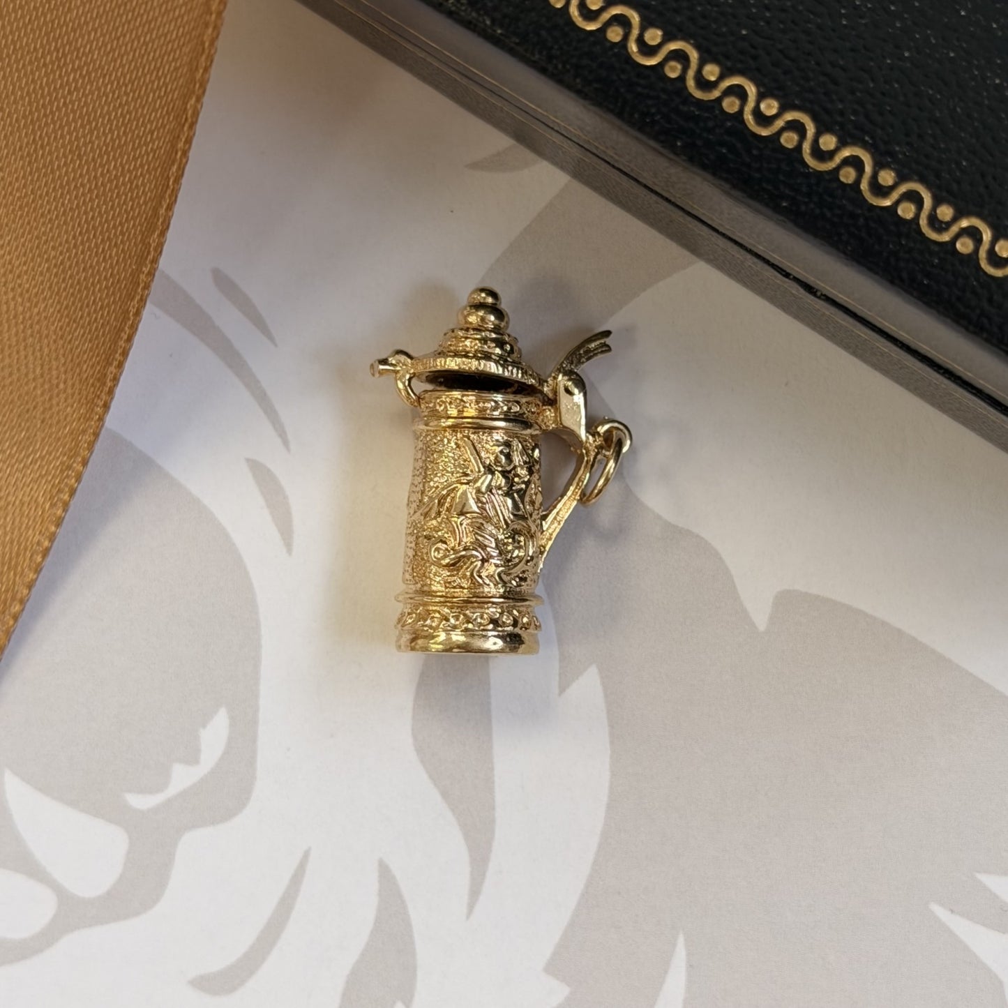 9ct Gold Opening Beer Stein Charm