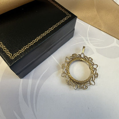 9ct Gold Full Sovereign Orate Mount