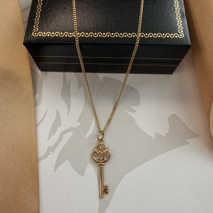 9ct Yellow Gold Ornate Key Pendant & Chain - 18 Inch