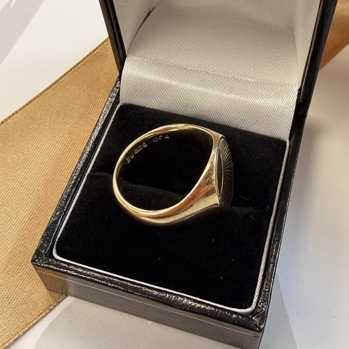9ct Yellow Gold Sunburst Signet Ring