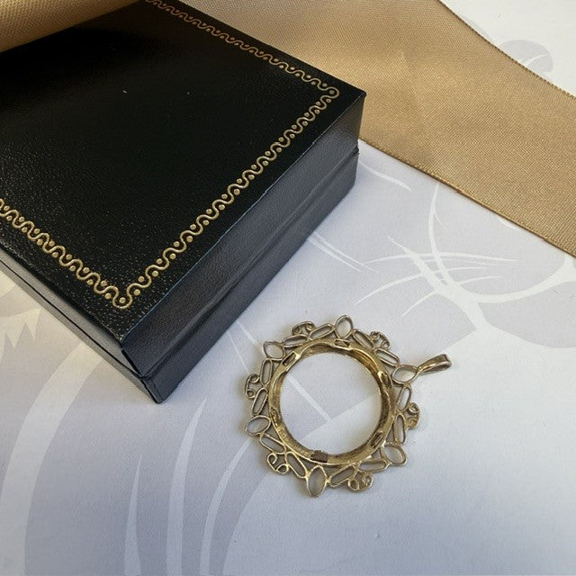 9ct Gold Full Sovereign Orate Mount