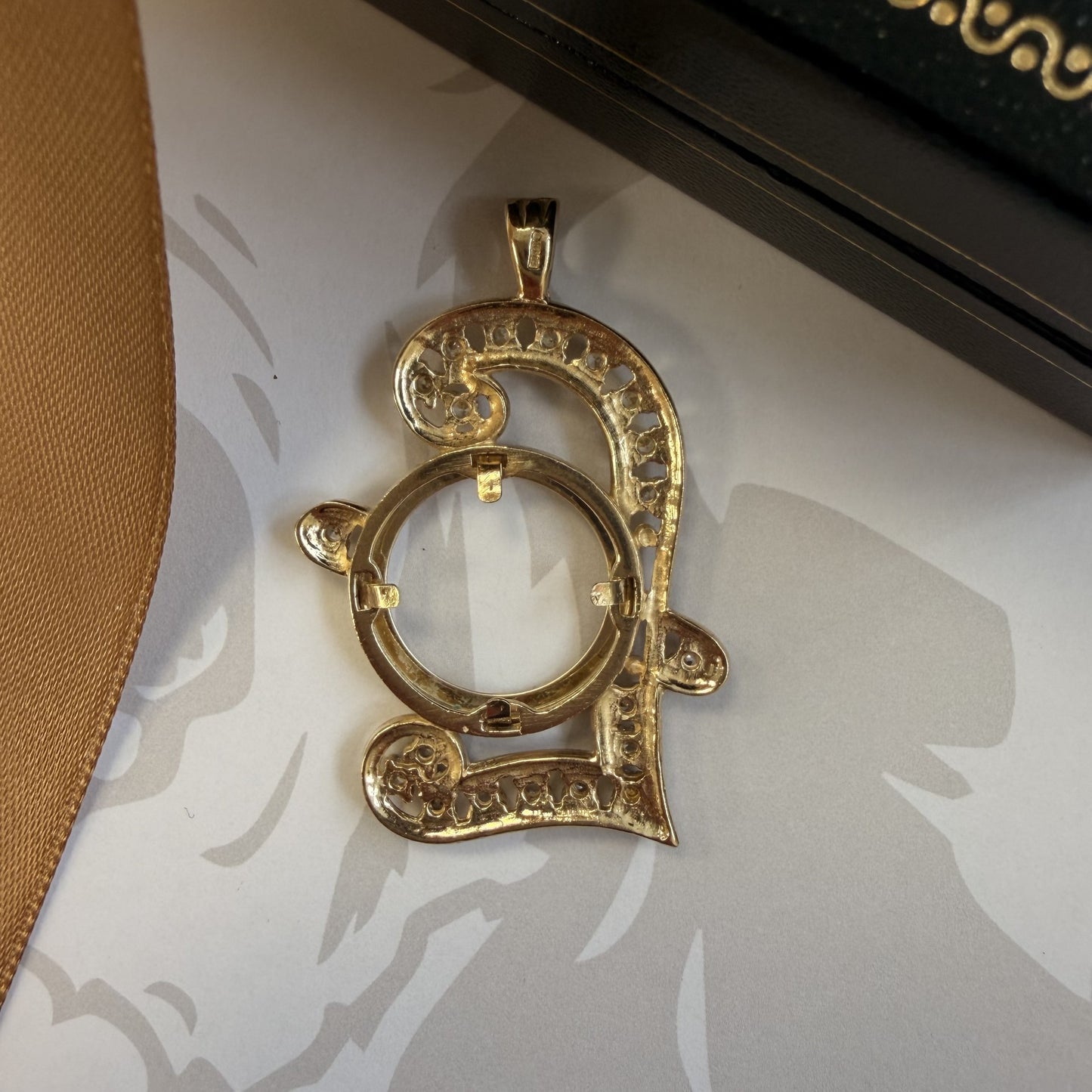 9ct Gold CZ Half Sovereign Pendant Mount
