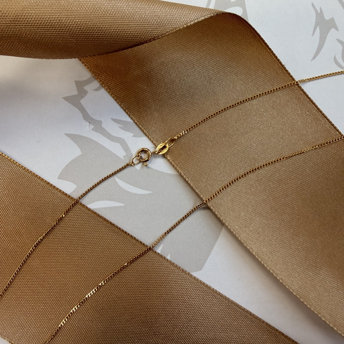 9ct Yellow Gold Fine Curb Chain - 18 Inch