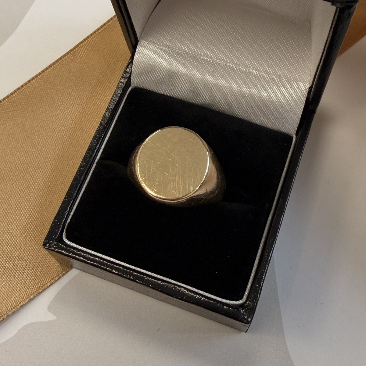 9ct Yellow Gold Oval Signet Ring