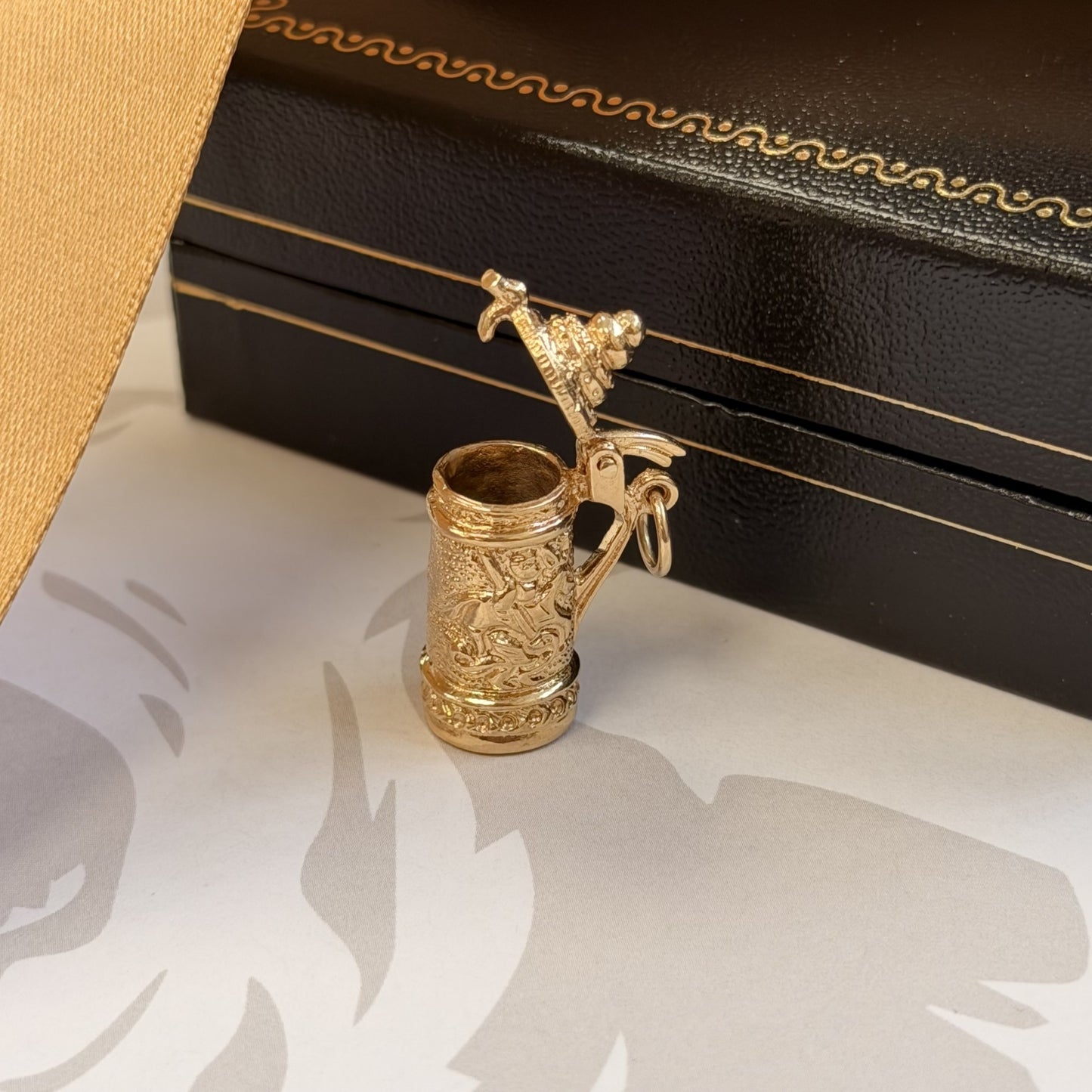 9ct Gold Opening Beer Stein Charm