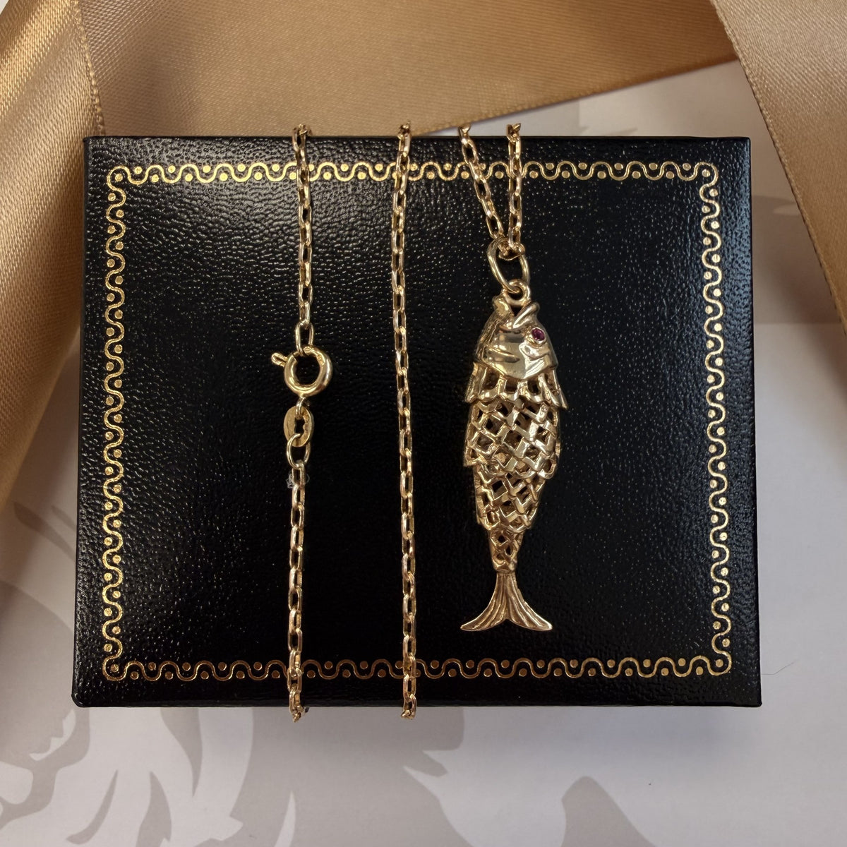 9ct Yellow Gold Articulated Fish Necklace - 20 Inch