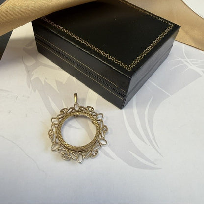 9ct Gold Full Sovereign Orate Mount