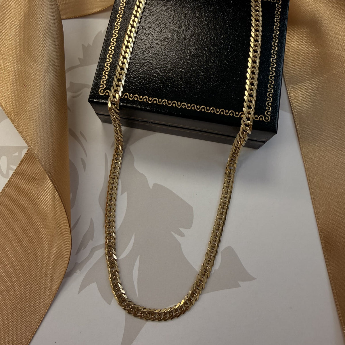 9ct Yellow Gold Curb Chain - 18 Inch