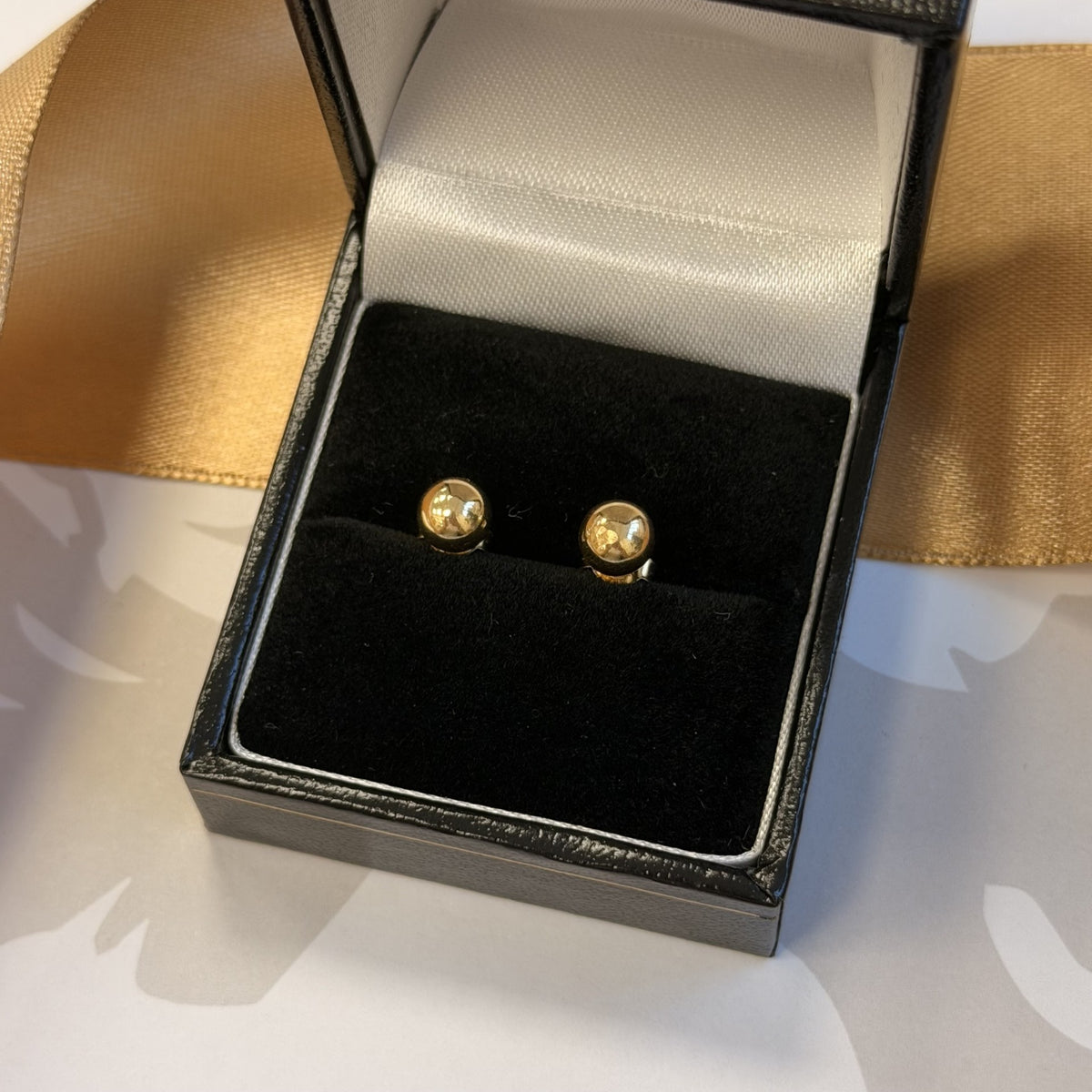 18ct Yellow Gold Ball Stud Earrings