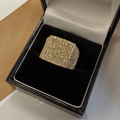 9ct Yellow Gold Bark-Effect Signet Ring