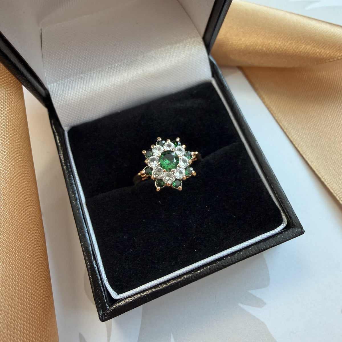 9ct Yellow Gold Green & Clear Cubic Zirconia Cluster Ring