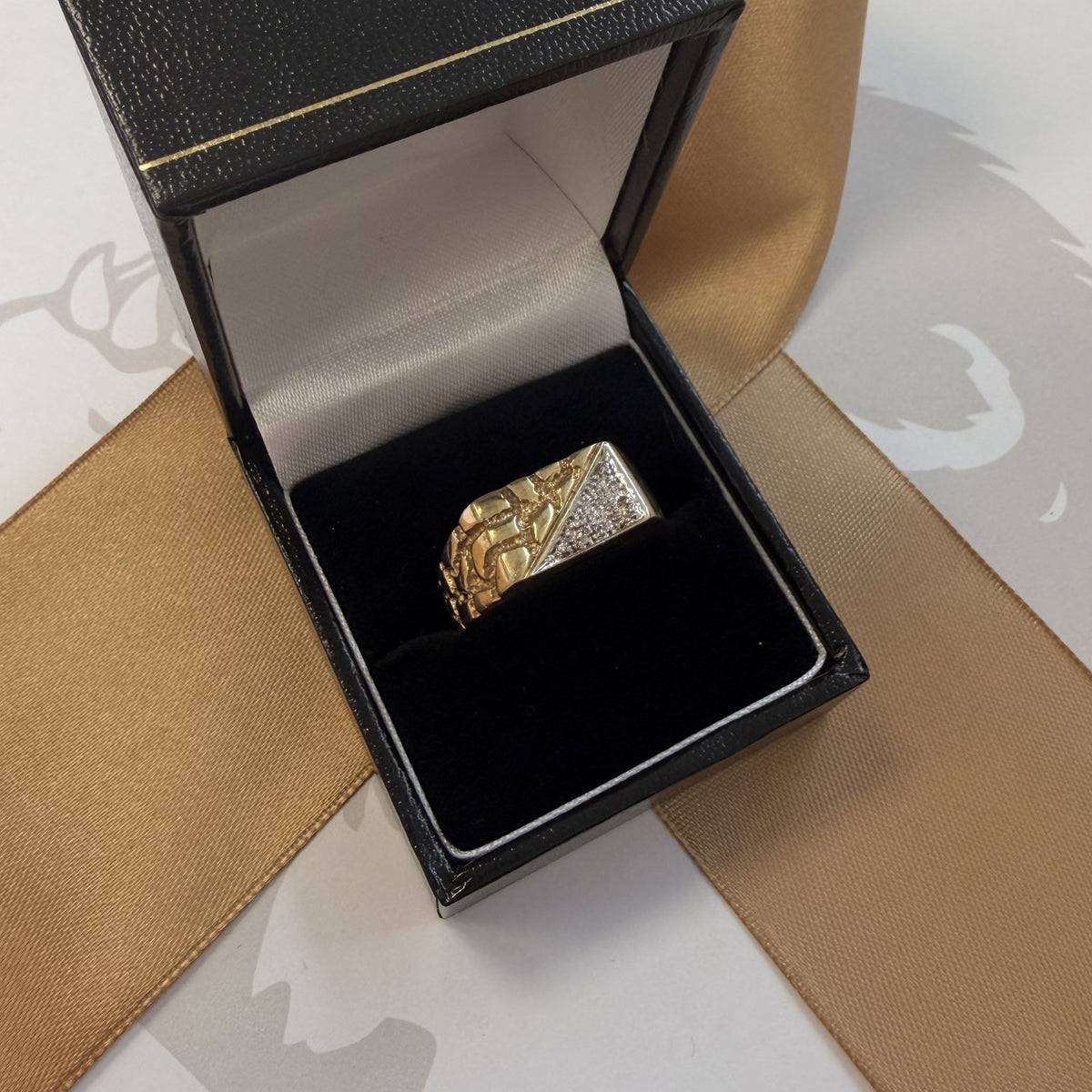 9ct Yellow Gold Diamond Signet Ring