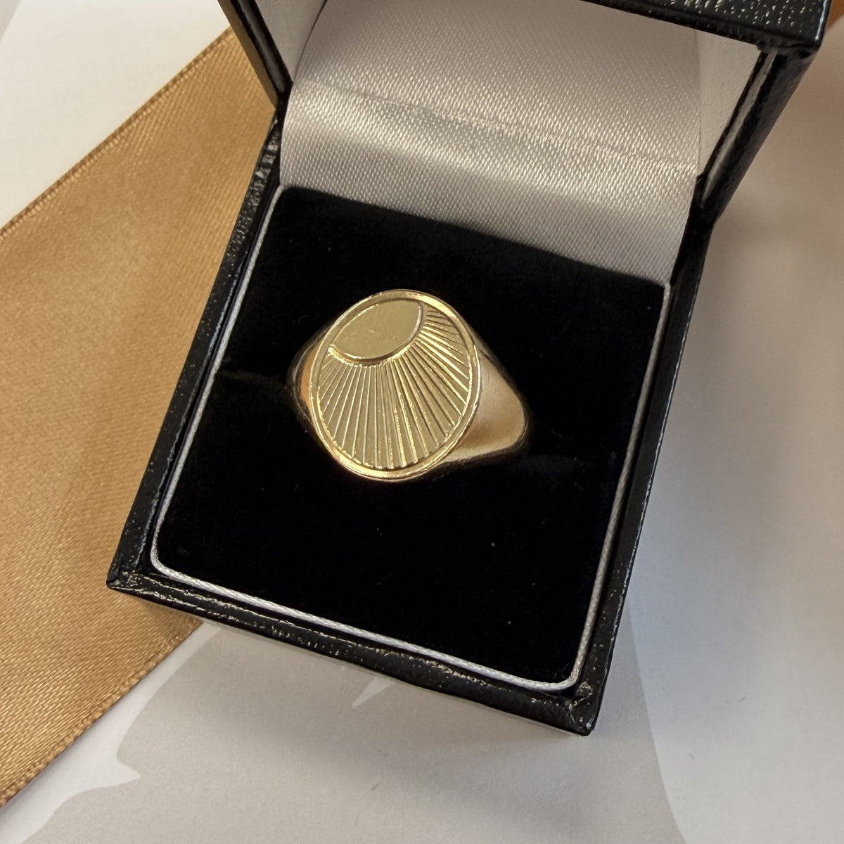 9ct Yellow Gold Sunburst Signet Ring