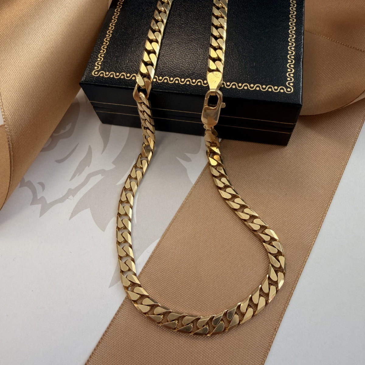 9ct Yellow Gold Curb Chain - 18 Inch