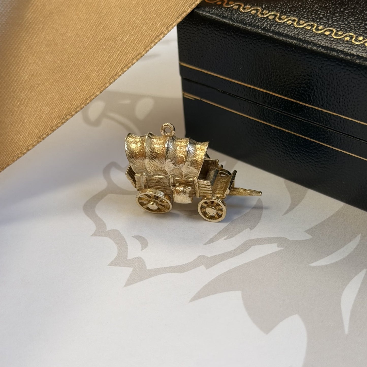 9ct Gold Traditional Wagon Pendant