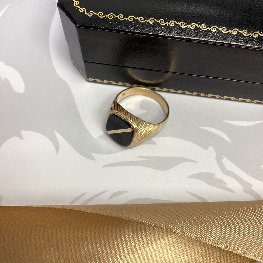 9ct Yellow Gold Onyx Signet Ring