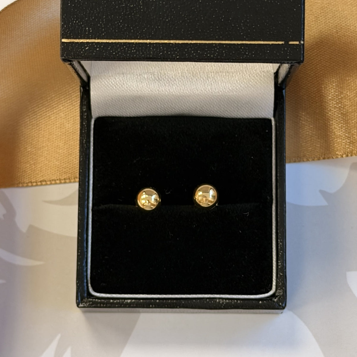 18ct Yellow Gold Ball Stud Earrings