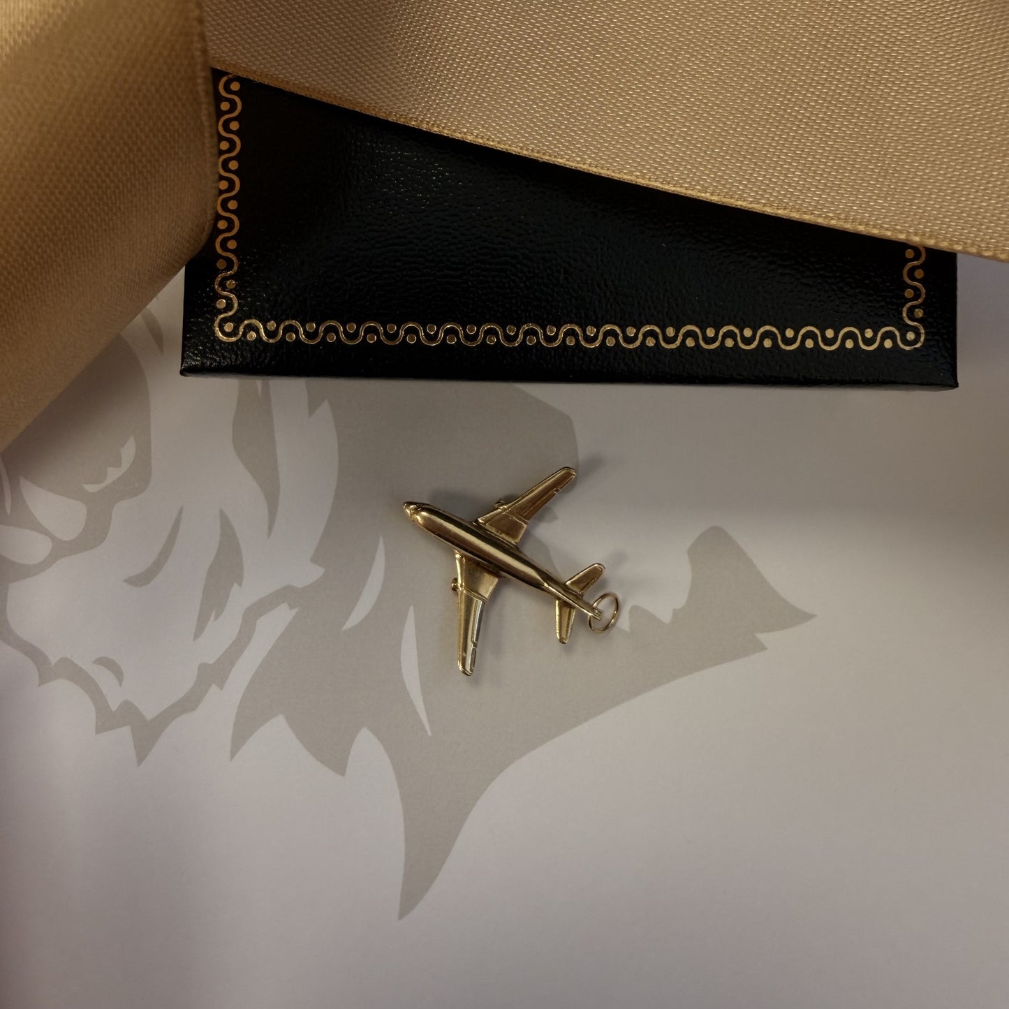 Vintage 9ct Yellow Gold Aeroplane Pendant
