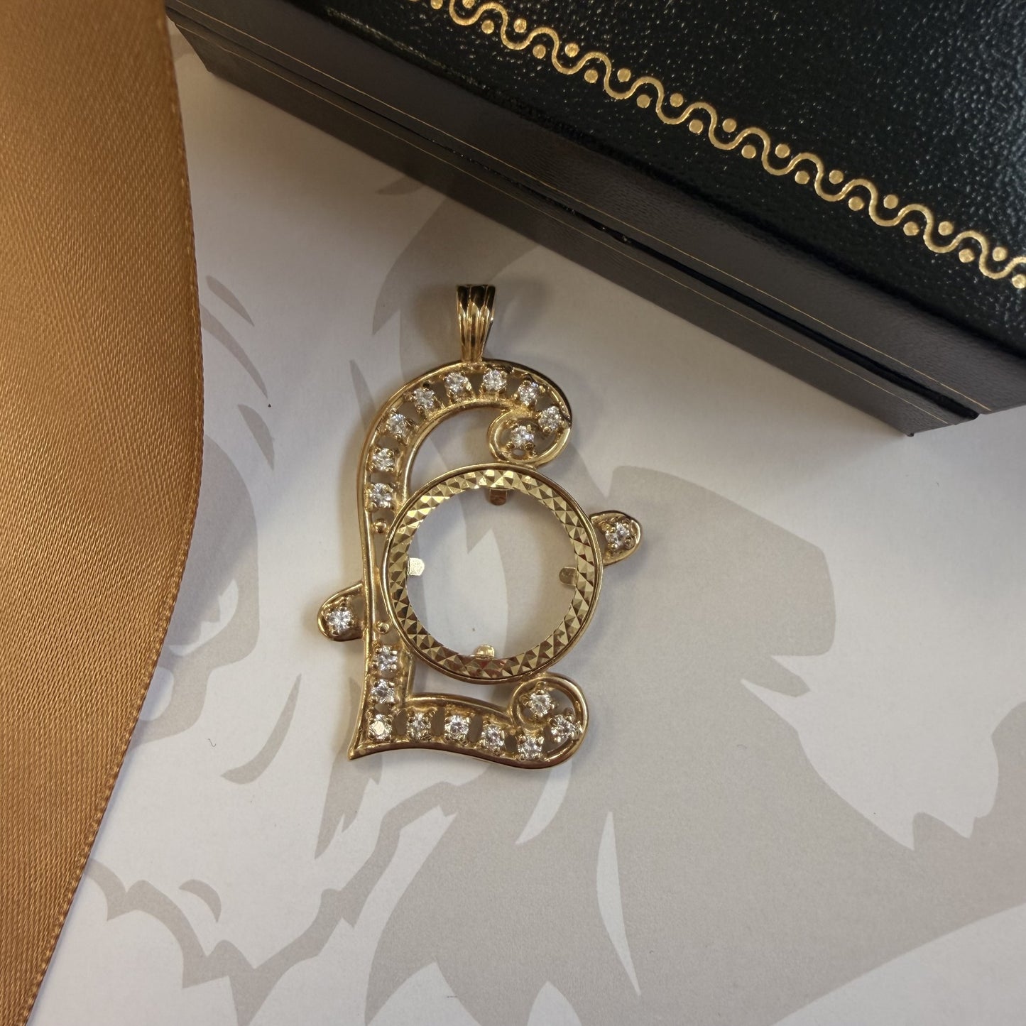 9ct Gold CZ Half Sovereign Pendant Mount