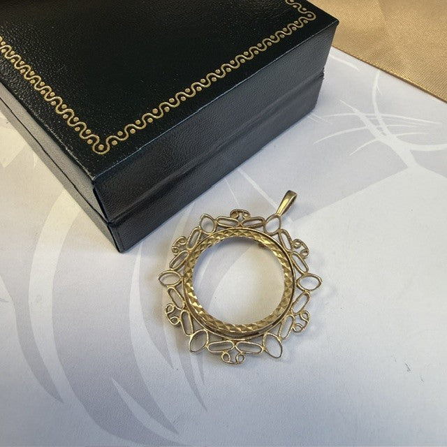 9ct Gold Full Sovereign Orate Mount