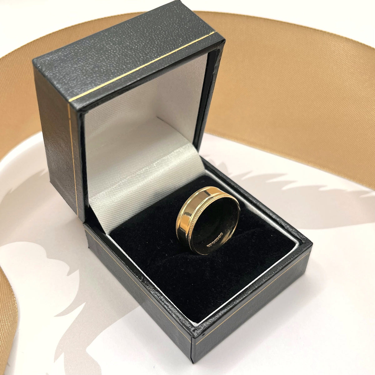9ct Yellow Gold 5mm Wide Wedding Band Ring – view 2