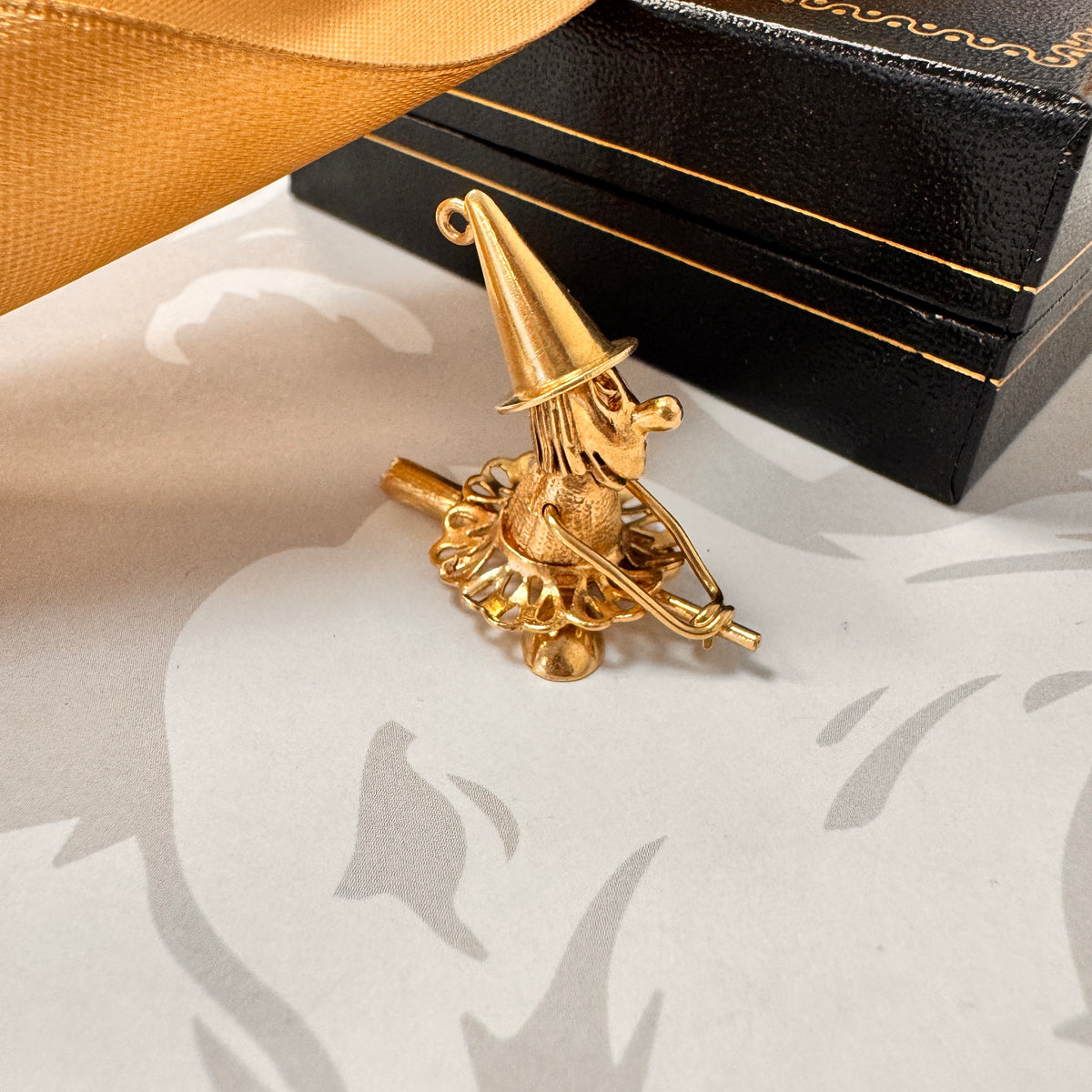9ct Yellow Gold Clown Witch Charm
