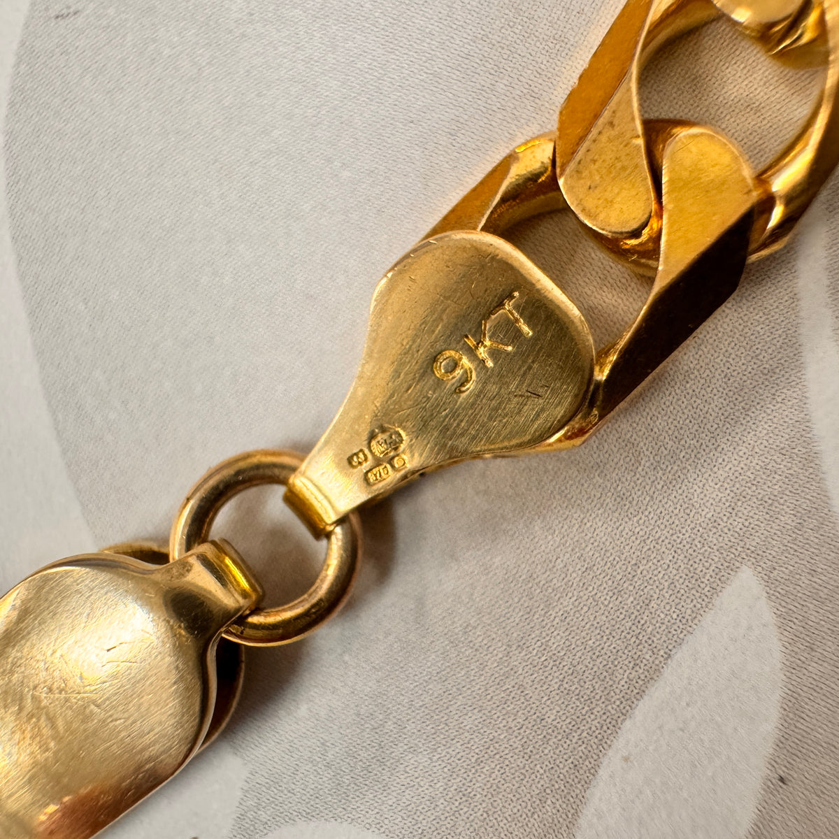 9ct Yellow Gold Curb Bracelet - 8 Inch – view 6
