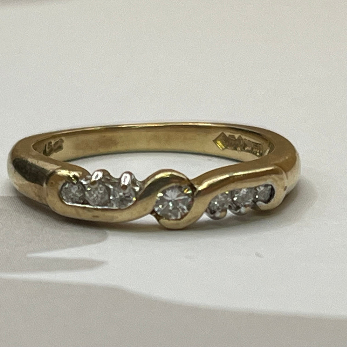 9ct Yellow Gold Diamond Swirl Ring – view 4