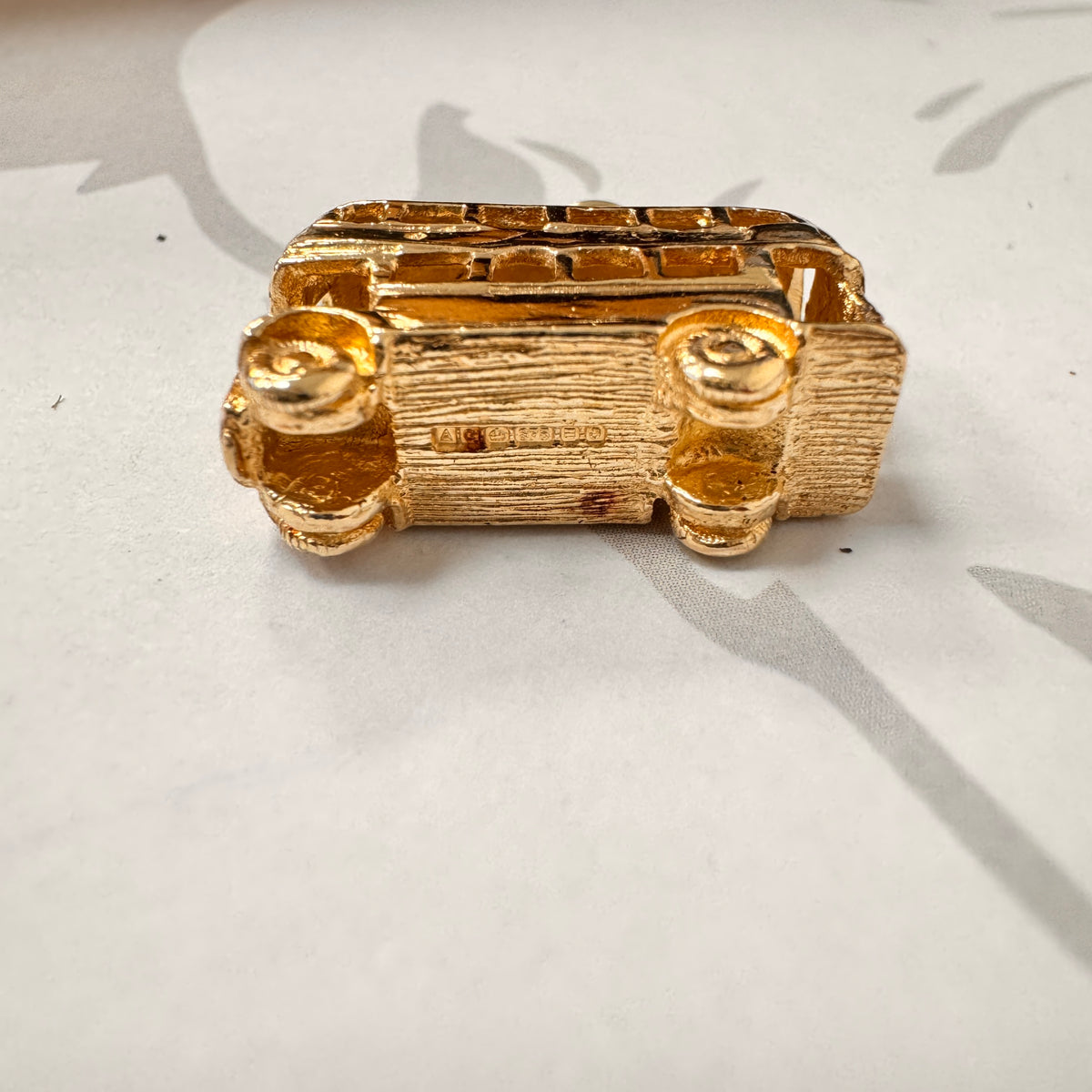 9ct Yellow Gold Double Decker London Bus Bracelet – view 4