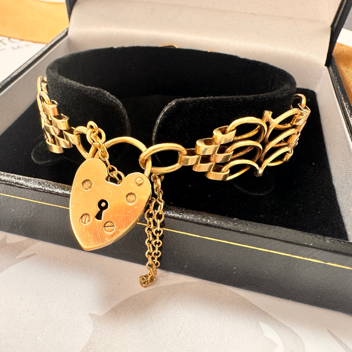 9ct Yellow Gold Fancy Link Bracelet with Padlock - 6.5 Inch
