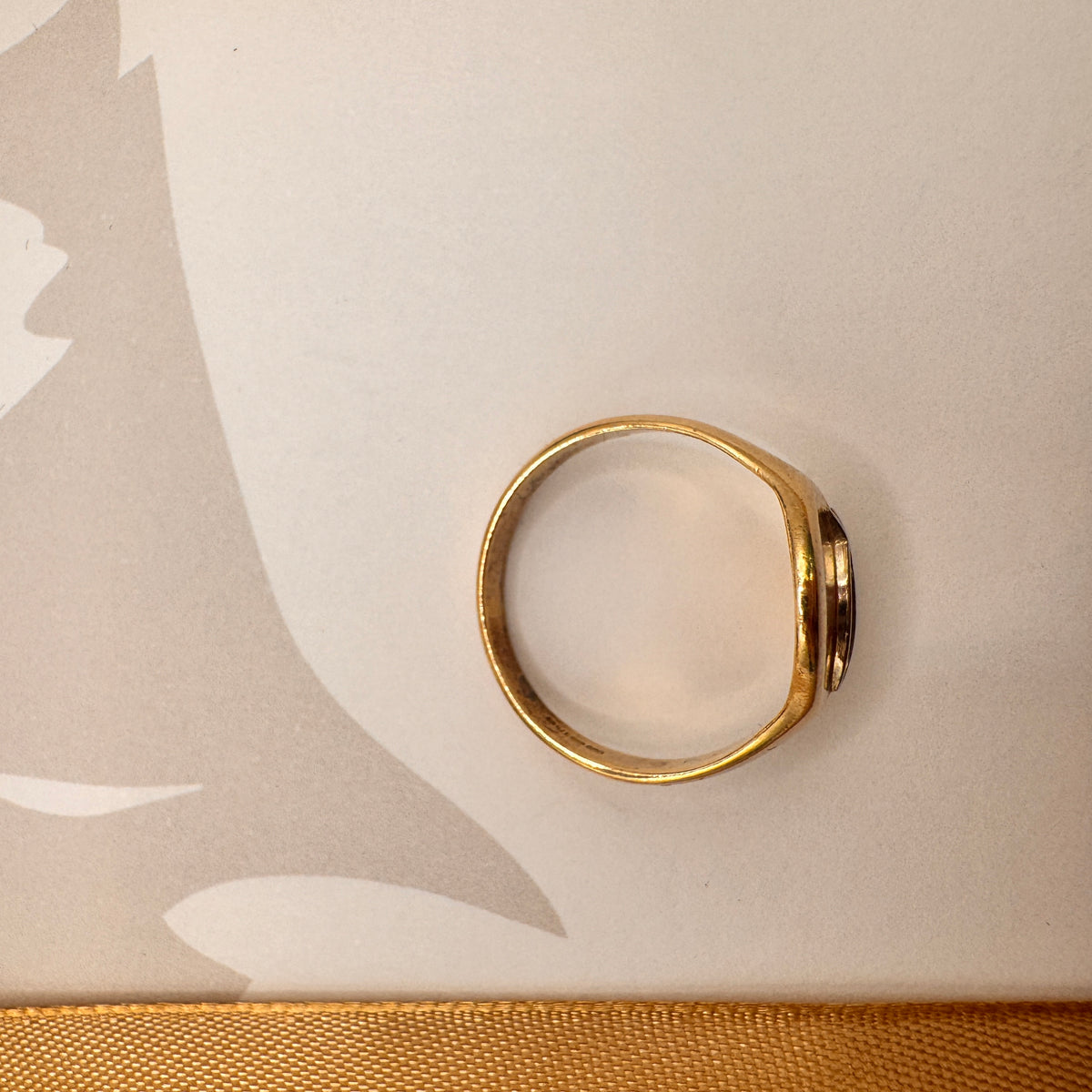 9ct Yellow Gold Fish Signet Ring – view 4
