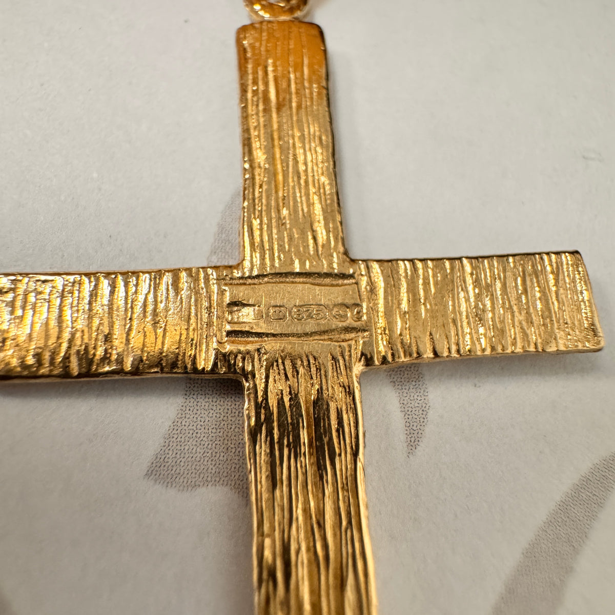 9ct Yellow Gold Heart Pattern Cross Pendant – view 5