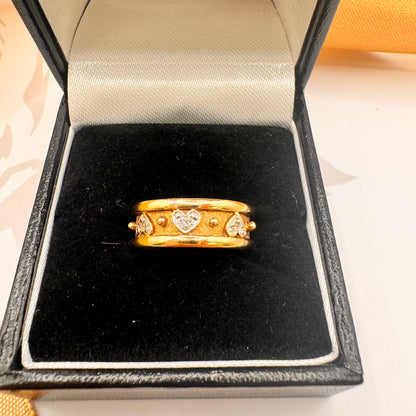 9ct Yellow Gold Heart Pattern Dress Ring – view 2