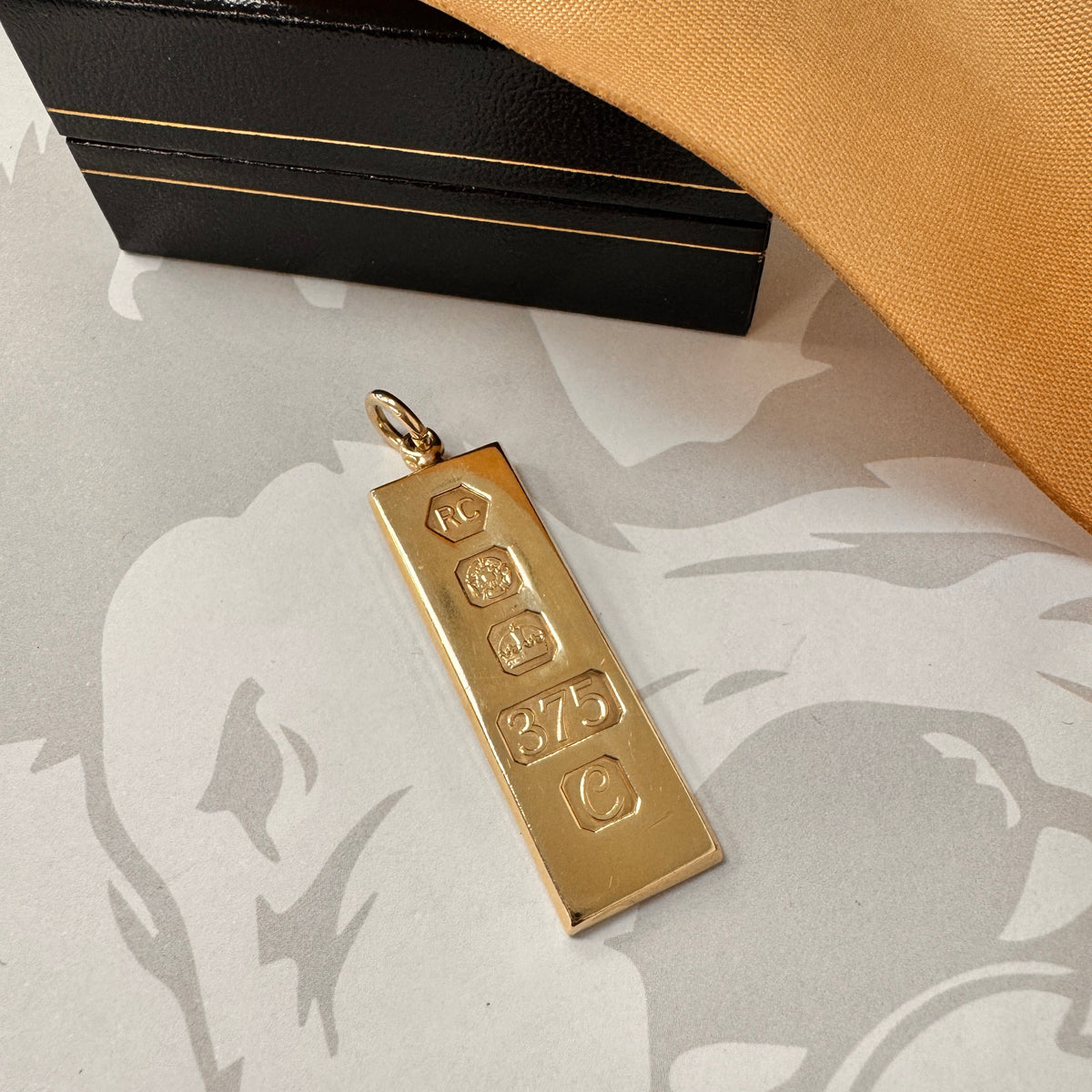 9ct Yellow Gold Ingot Pendant