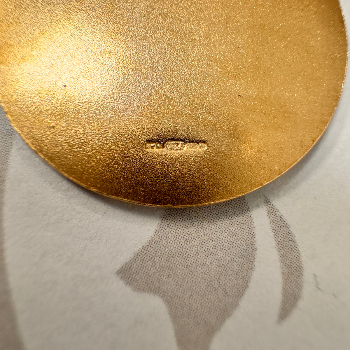 9ct Yellow Gold St. Christopher Pendant – view 4