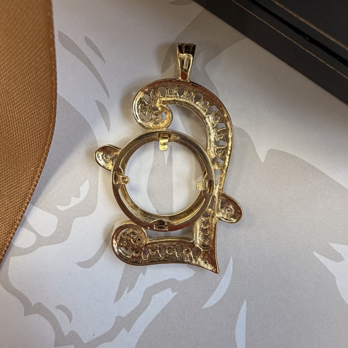 9ct Gold CZ Half Sovereign Pendant Mount