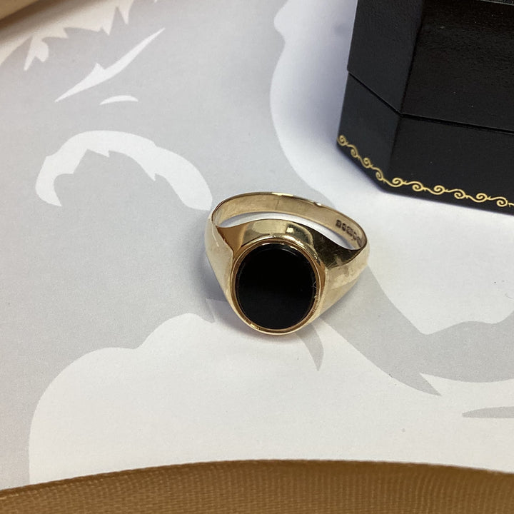 9ct Yellow Gold Onyx Signet Ring