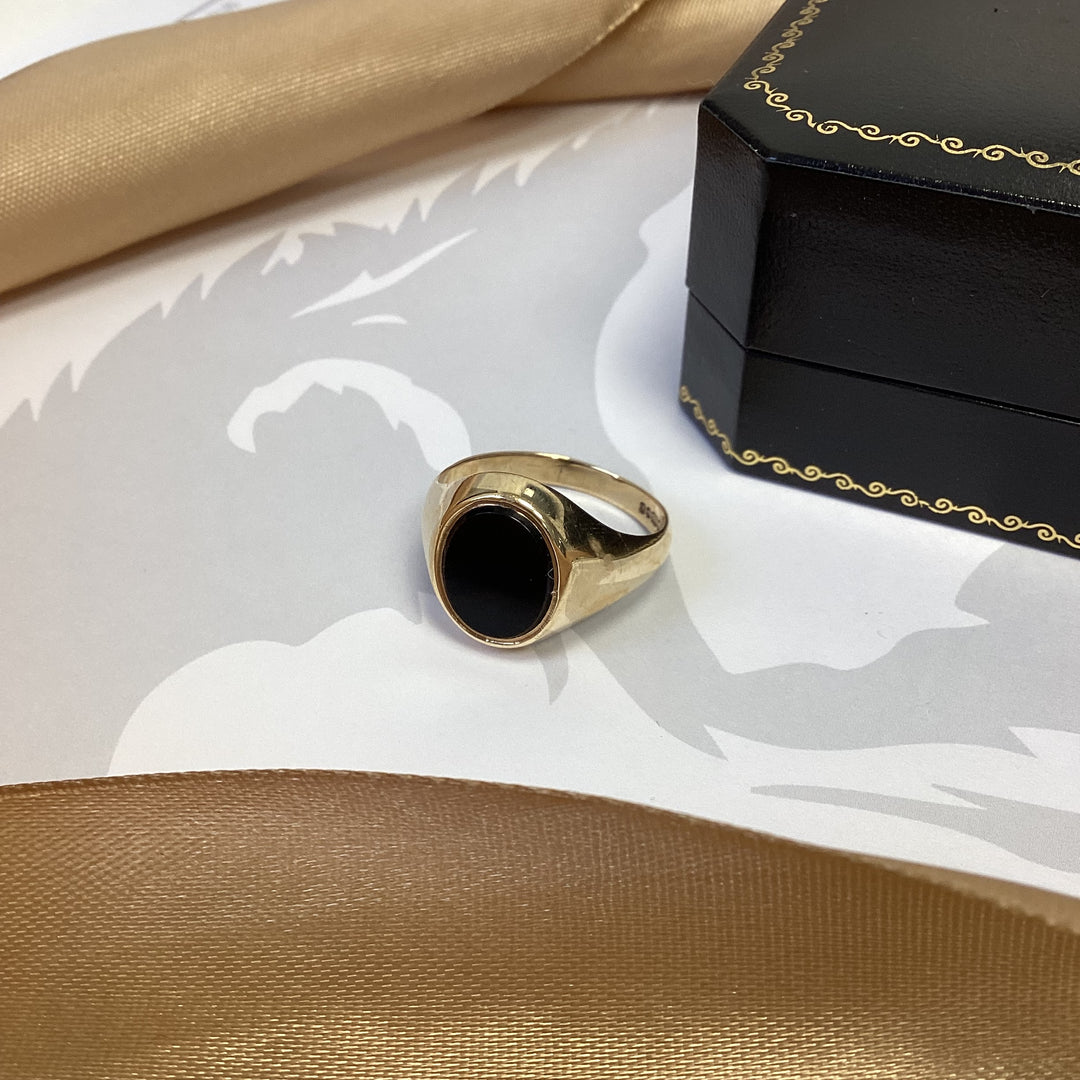 9ct Yellow Gold Onyx Signet Ring