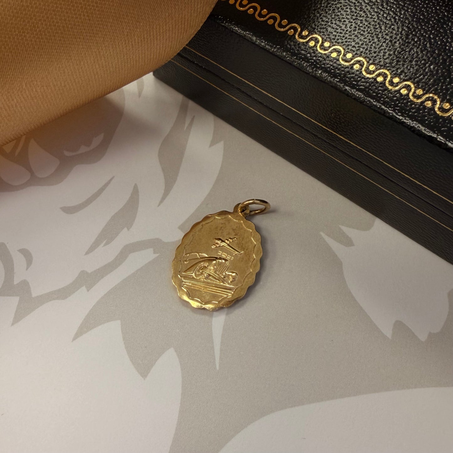 9ct Gold St Christopher Oval Pendant