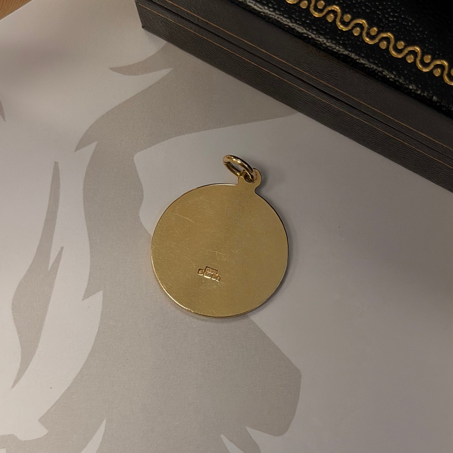 9ct Gold Round St Christopher Pendant