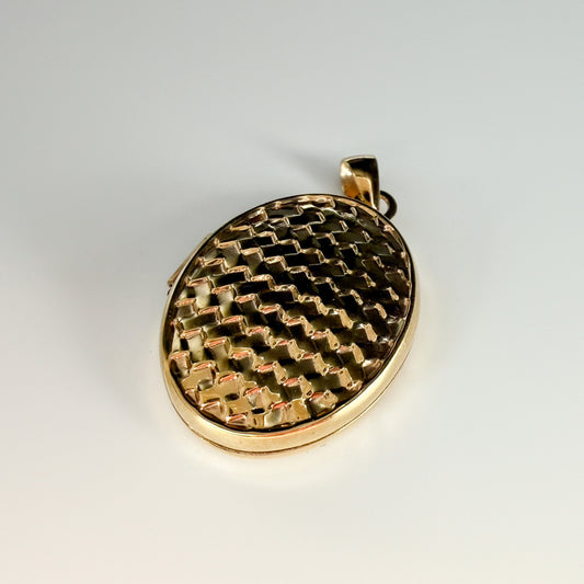 9ct Yellow Gold Oval Locket – Textured Pattern Front
