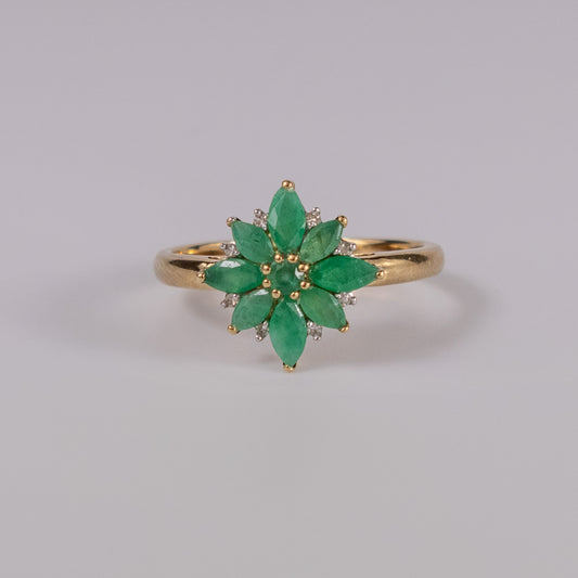 9ct Yellow Gold Emerald & Diamond Vintage Cluster Ring