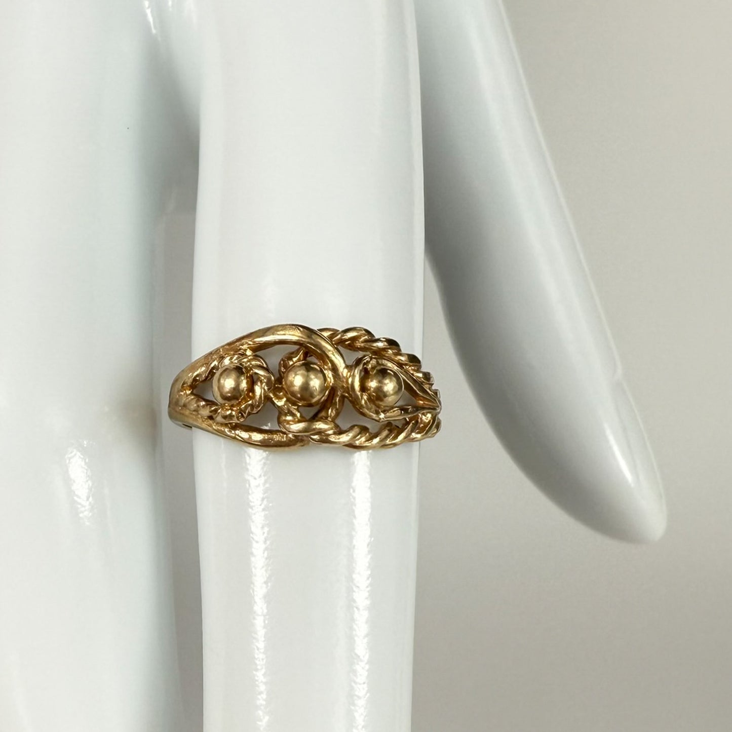 9ct Yellow Gold Rope and Bead Detail Ring