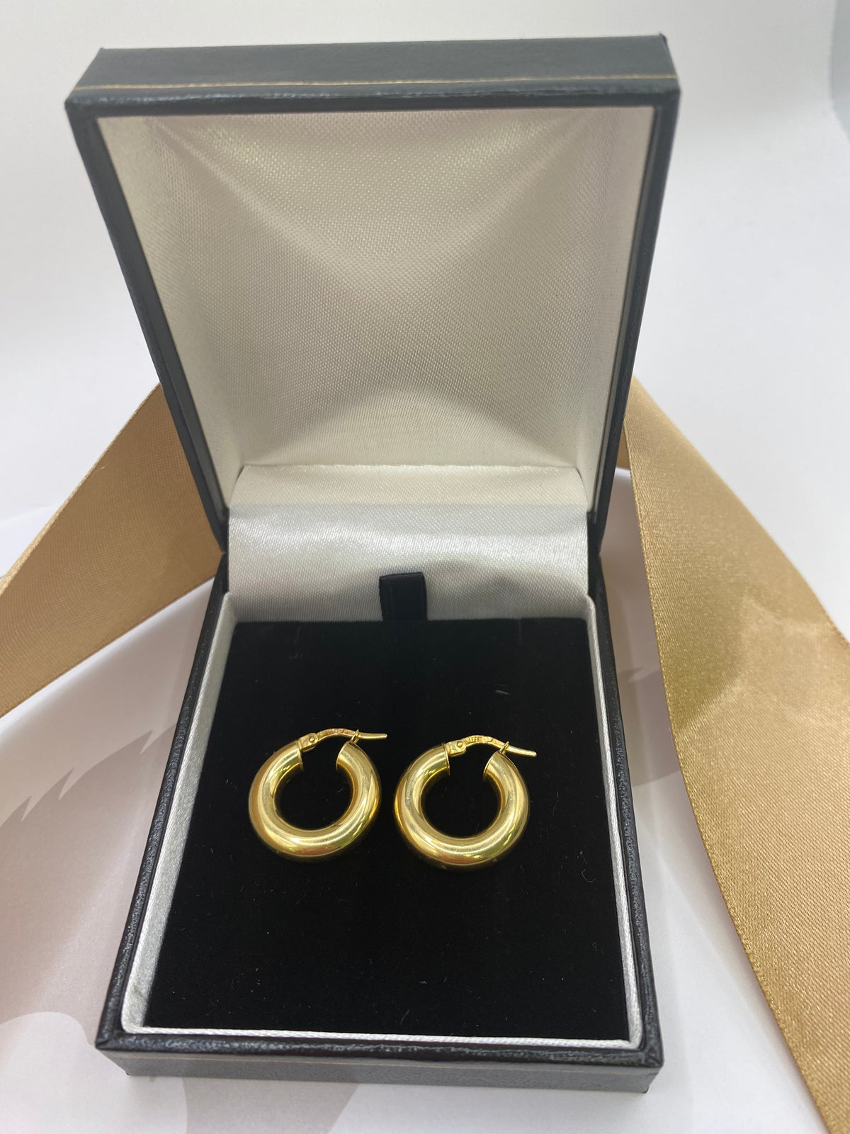 18ct Yellow Gold Classic Hoop Earrings