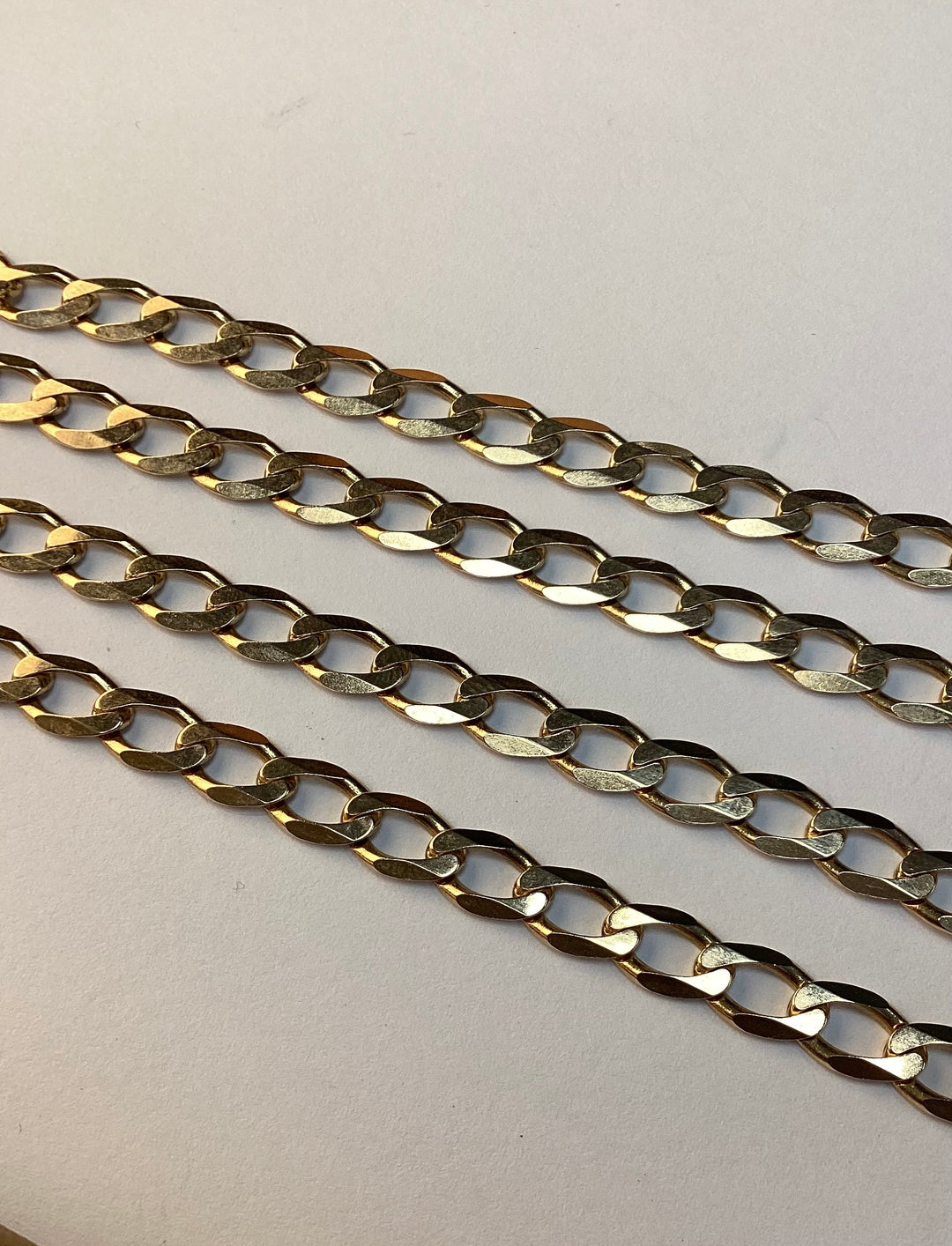 9ct Yellow Gold Curb Chain - 24 Inch