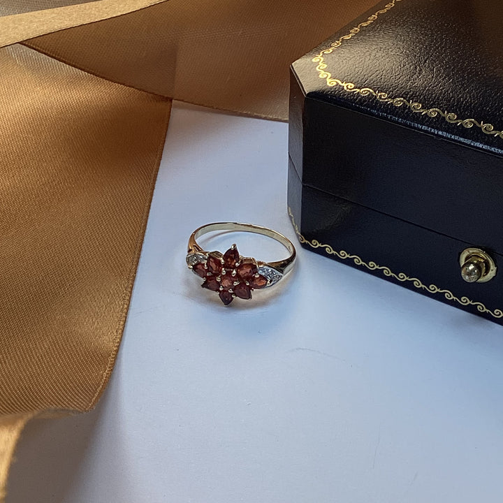 9ct Yellow Gold Garnet Cluster Dress Ring