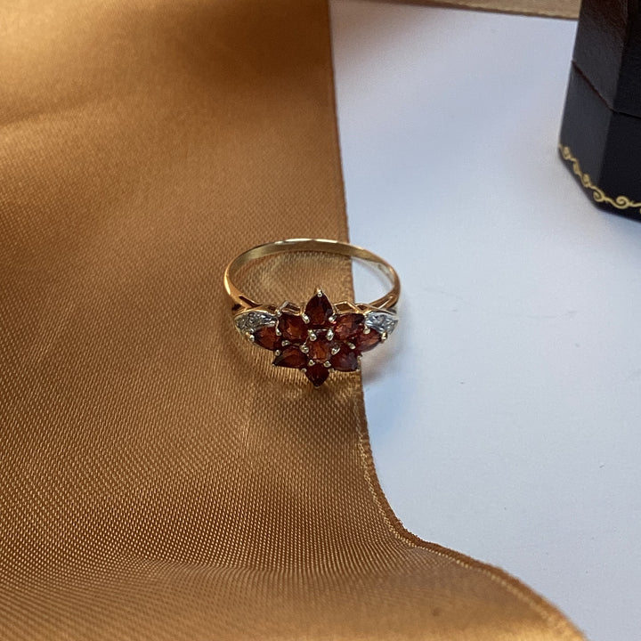 9ct Yellow Gold Garnet Cluster Dress Ring